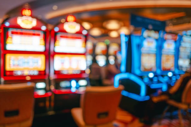 Live dealer spinning European Roulette wheel at liong88 login